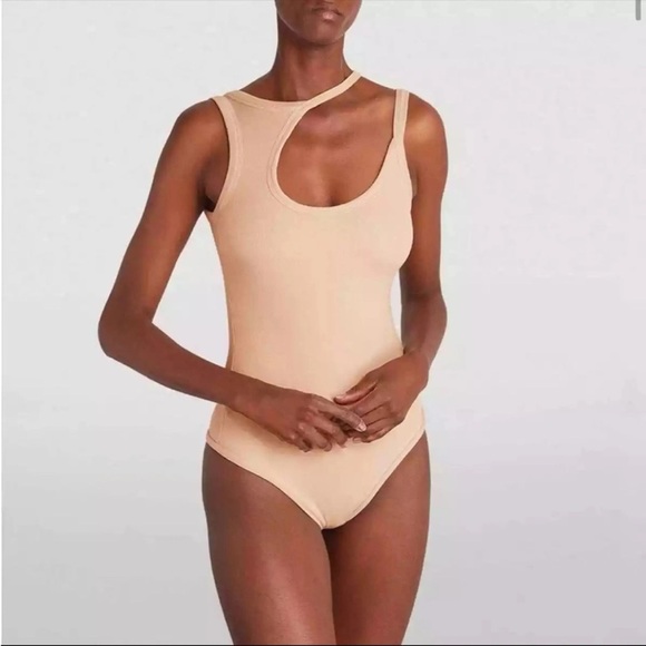 ALIX NYC Ribbed Neutral Beige Bodysuit size Medium - Picture 14 of 14